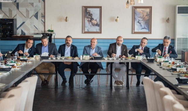 Yol haritası çizildi… İzmir’de tüm muhalefet tek masada!