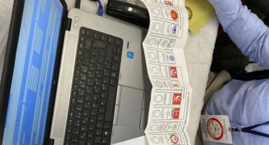 Yurt dışı sandıklarından neler oluyor? '720'lik açılmamış oy pusulalarında bir partinin mührü vurulmuş pusulalar çıkmış'