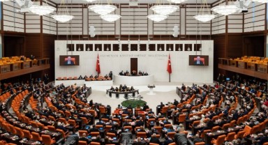 AKP'lilerin vekil transferi girişimini doğrulayan kaynaklar: Amaç 3 parti arasında çatlak yaratmak