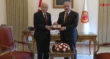 Bahçeli, Şentop'tan görevi geçici olarak devraldı