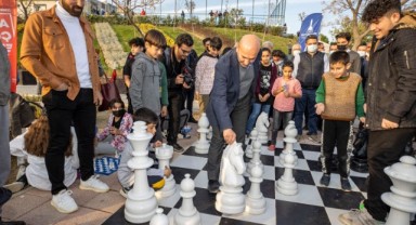 Başkan Soyer’in “dezavantajlı mahallelerde” hizmet hamlesi sürüyor