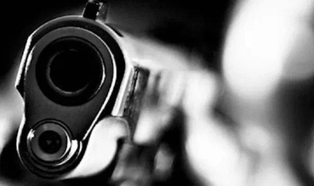 Birlikte yaşadığı adamı sokak ortasında öldürdü