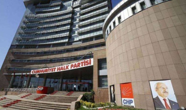 CHP'de İmamoğlu ve Özel'in son açıklamaları 'geri adım' olarak yorumlandı