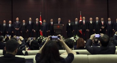 CHP'li Yavuzyılmaz, yeni kabinenin çifte maaşlı bakanlarını açıkladı!