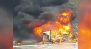 Erzincan'da iki TIR çarpıştı... Acı haber: 2 can kaybı!