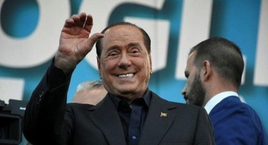 Eski İtalya Başbakanı Berlusconi hayatını kaybetti!