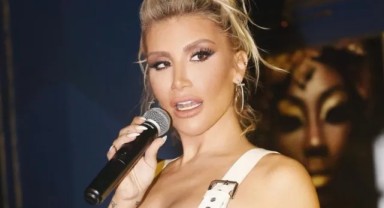 İrem Derici'den kötü haber! Ünlü şarkıcı yaralandı: Sağ ayağım şu an kanıyor hain insanlar nazar etti. İrem Derici'nin sağlık durumu nasıl?