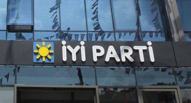 İYİ Parti'de Kurucular Kurulu üyesi Küçükali istifa etti!