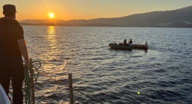 İzmir'in Dikili ilçesi açıklarında 10 düzensiz göçmen yakalandı