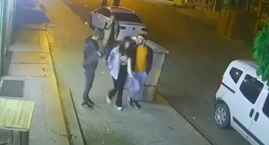 Kız arkadaşlarına laf atanı bıçaklayarak öldürdü!