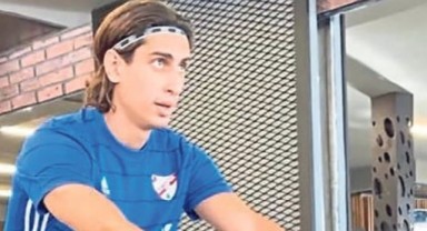 Naderi kafaları karıştırdı!
