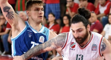 Pınar Karşıyaka'da bir imza daha
