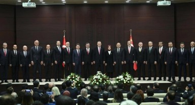 Yeni kabinenin ilk toplantısı bugün
