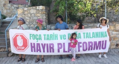 Akbelen için Foça'da insan zinciri