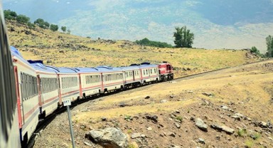 Ankara-İzmir Hızlı Treni ile 14 saatlik yolculuk 3,5 saate inecek