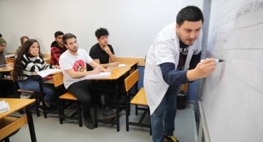 Bayraklı Belediyesi'nden YKS’de tercih desteği