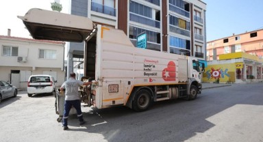 Bayraklı’nın sokaklarında yaz temizliği!