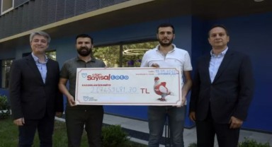 Çılgın Sayısal Loto'da tarihin en büyük ikramiyesini kazandı