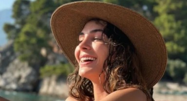 Ebru Şahin düzgün fiziğiyle hayran bıraktı! Bikinili pozlarını peş peşe paylaştı