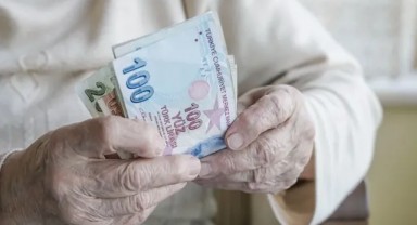 Emekliler ek zam talebinde ısrarcı