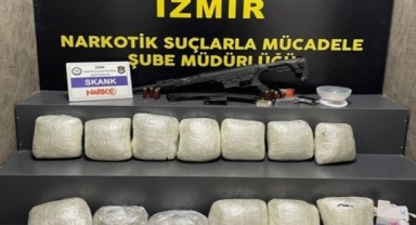 İzmir'de 7 adrese zehir baskını!