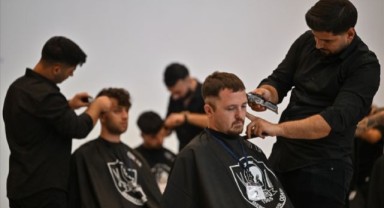 İzmir'de berberler hünerlerini sergiledi