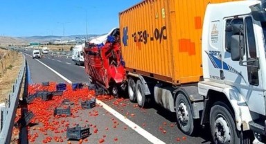 İzmir’in Aliağa ilçesinde feci trafik kazası