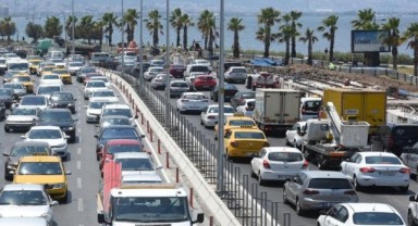 TÜİK İzmir'de trafiğe kayıtlı araç sayısını açıkladı