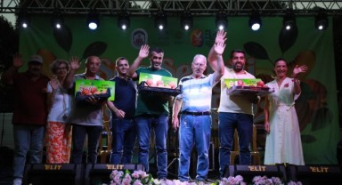 Üretici ve halk Belevi Şen Şeftali Şenliği'nde buluştu!