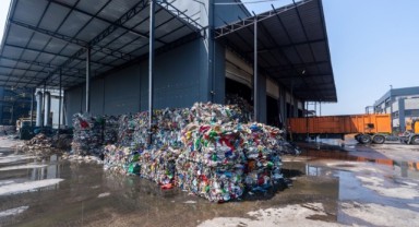 Atıkları ekonomiye kazandıran fabrika