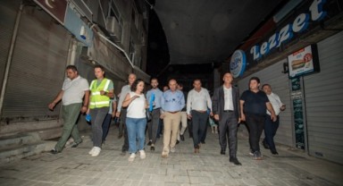 Başkan Soyer, Kemeraltı’ndaki gece çalışmalarını inceledi