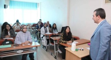 Bergama Belediyesi Yaşam Boyu Eğitim Merkezi kursundan 87 üniversiteli çıktı