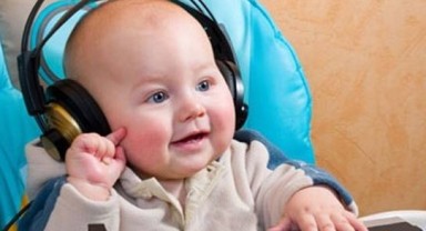Canı yanan yeni doğmuş bebekler Mozart dinleyerek sakinleşebiliyor