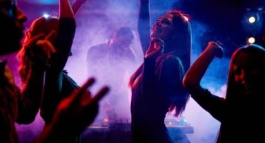 Çeşme'de eğlence yerlerine yönelik denetimler devam ediyor