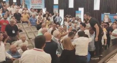 CHP Karabağlar ilçe Kongresi'nde liste krizi!