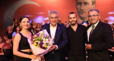 Güzelbahçe Belediyesi’nden Zafer Korteji ve Konser