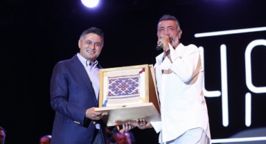 Hakan Altun ve Hüsnü Şenlendirici Aliağa’da sevenleriyle buluştu