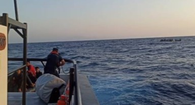 İzmir açıklarında 17 düzensiz göçmen kurtarılmıştır