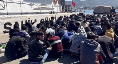 İzmir'de 45 düzensiz göçmen yakalandı