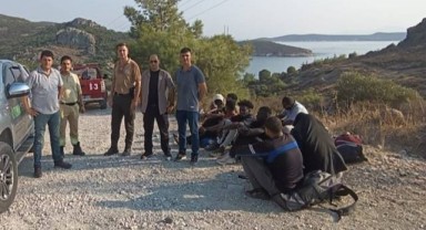 İzmir'in Foça ilçesinde 48 düzensiz göçmen yakalandı