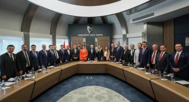 Kılıçdaroğlu, Kaftancıoğlu ve İstanbul'daki ilçe başkanları ile buluştu