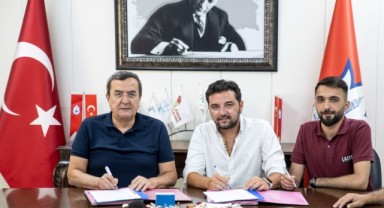 Konak’ta imzalar sokak emekçileri için atıldı
