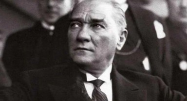 Ünlülerden 30 Ağustos mesajları