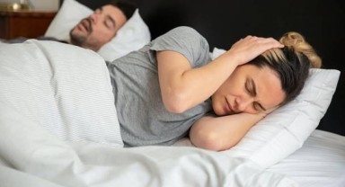 Yaşı 50'nin altında olan ve horlayanlara kötü haber