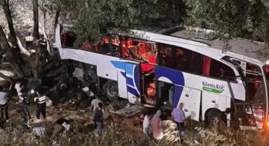 Yozgat'ta feci kaza: 12 ölü, 19 yaralı