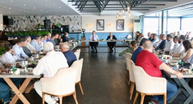 CHP İzmir'de ilçe başkanları zirvesi