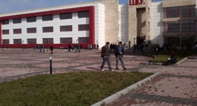 Dekan Yardımcısı'na bıçaklı saldırı