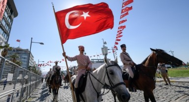 ​İzmir’de 101. kurtuluş yıldönümü coşkusu
