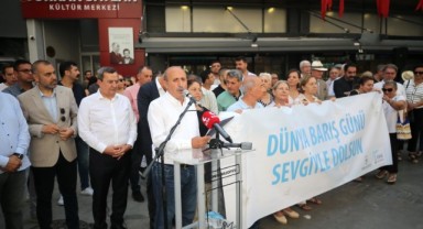 Konak’ta güvercinler barış umuduyla uçtu