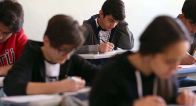 Liselerde yeni dönem resmen başladı